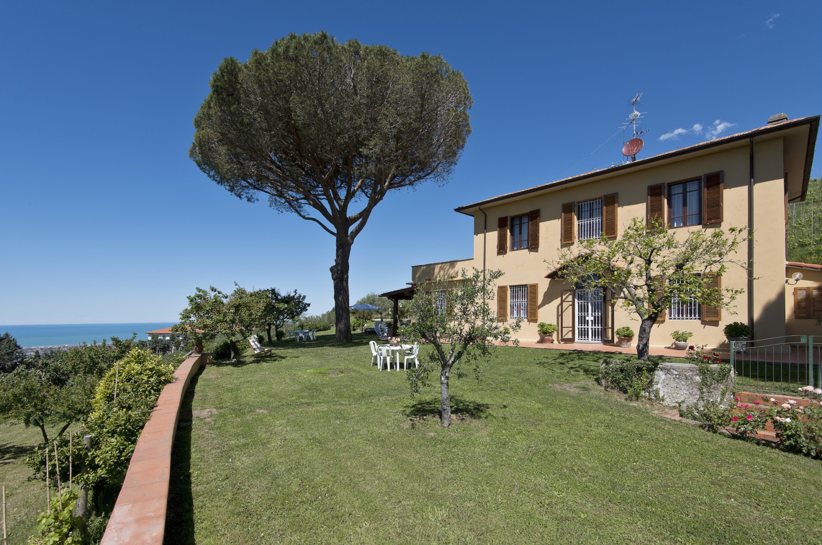 Villa For Sale With Sea Views On The Versilia Coast